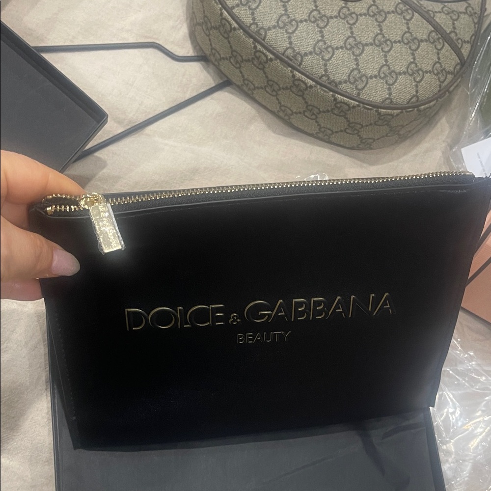 Dolce & Gabbana Black Leather Pouch with Gold Logo - Picture 3 of 4